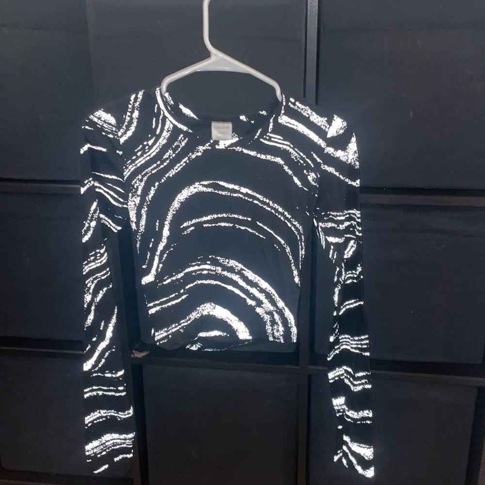 Reflective Pink Active Cropped Long Sleeve Open Back w/ PINK Tote bag